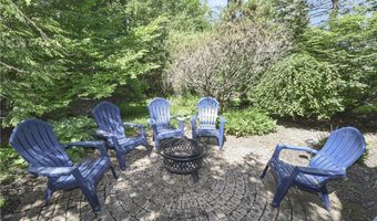 705 Lake Trl, Aurora, OH 44202