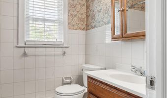 149 9th St, Belford, NJ 07718