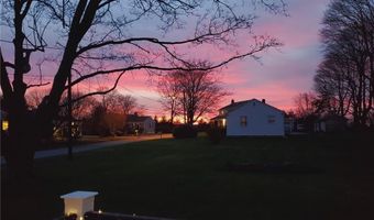 429 Forest Ave, Middletown, RI 02842