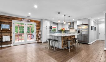 8605 ARDFOUR Ln, Annandale, VA 22003