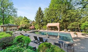 2 Canterbury Ct, Alpine, NJ 07620