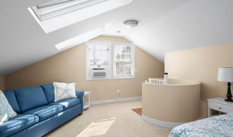 17 E 14TH St, Barnegat Light, NJ 08006