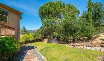 5569 Pepperwood Rd, Santa Rosa, CA 95409