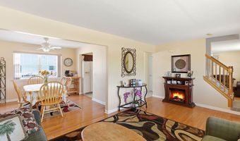 16 Cherry St, Beachwood, NJ 08722