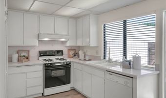 2155 W Banbury Cir, Anaheim, CA 92804