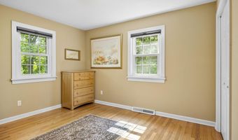 17 Schuyler Hills Rd, Albany, NY 12211