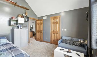 102 Greenhurst Ct, Auburn, IN 46706