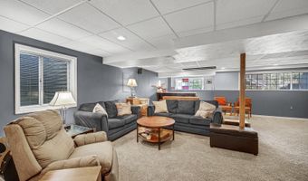 5 Lancaster Ct, Algonquin, IL 60102