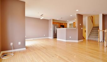 19 MARINA Dr, Bayonne, NJ 07002