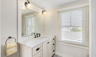 44 Tuckerman Ave, Middletown, RI 02842