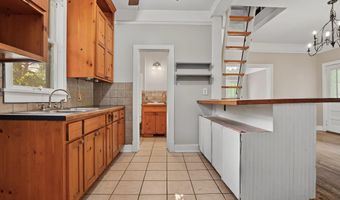 920 High St, Baldwin City, KS 66006