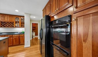 5735 BRADLEY Blvd, Bethesda, MD 20814