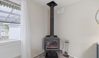 3630 CIRCLE Dr, Albany, OR 97322