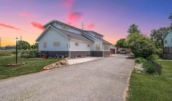 609 Old Brick Rd, Auburn, IN 46706