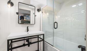 4004 ESTABROOK Dr, Annandale, VA 22003