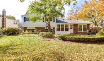 3023 N Windsor Dr, Arlington Heights, IL 60004