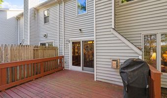 38 Woodside Dr, Albany, NY 12208