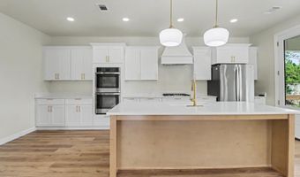 6601 April Bayou Dr, Biloxi, MS 39532