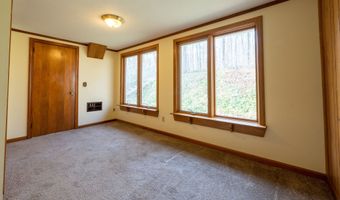 10 Upper Woodland Ter, Columbia, CT 06237