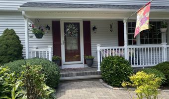 15 Royalwood Ct, Cheshire, CT 06410