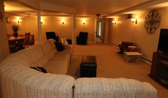 714 Edgewood Dr, Batesville, IN 47006
