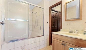 141 Embill Dr, Tobyhanna, PA 18610