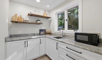78 Rollins Rd, Alton, NH 03810