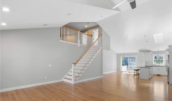 5 Thelma Ln 5, Middletown, RI 02842