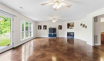 136 Riverview Dr, Anderson, MO 64831