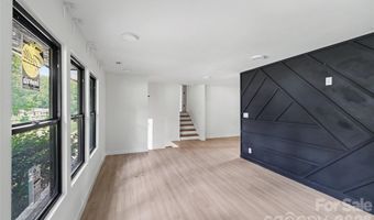 3801 Woodleaf Rd, Charlotte, NC 28205