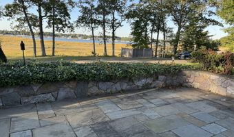 13 Fenway Rd, Branford, CT 06405