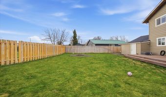 805 SW MT ADAMS Ave, Boardman, OR 97818