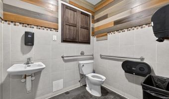8713 Gravois Rd, Affton, MO 63123