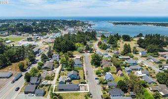 860 1ST St SE, Bandon, OR 97411