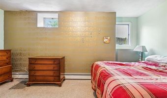 93 Church St, Barrington, RI 02806