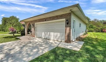 61 Caesar Blvd, Amherst, NY 14221