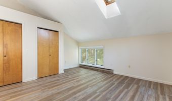 9 Evergreen Ln, Brattleboro, VT 05301