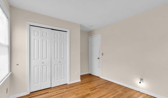 35 Spruce St, Beachwood, NJ 08722