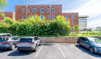 231 N THOMAS St 105, Arlington, VA 22203