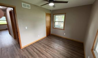 204 7TH St W, Andalusia, IL 61232