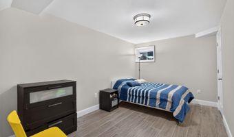 6720 NEWBOLD Dr, Bethesda, MD 20817