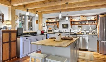 908 Old Franconia Rd, Bethlehem, NH 03574