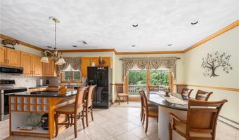633 Chestnut Hill Rd, Glocester, RI 02814