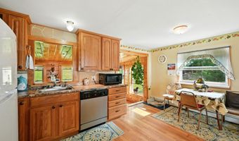 821 China Rd, Albion, ME 04910