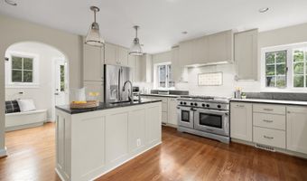 811 26TH Pl S, Arlington, VA 22202