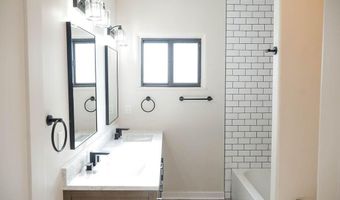 3017 Frontier Ave NE, Albuquerque, NM 87106