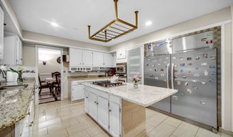 320 Brampton Ln, Arlington Heights, IL 60004