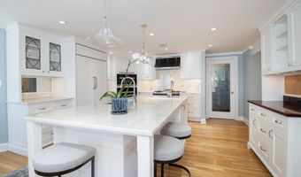 60 Island View Ave, Branford, CT 06405