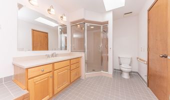 2225 Chaucer Ct, Ann Arbor, MI 48103