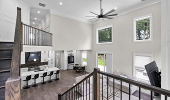 129 Magnolia Ln, Middletown, NJ 07748